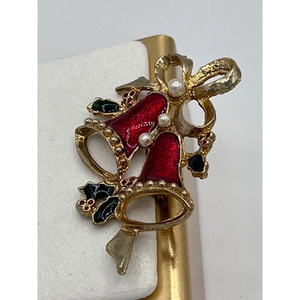 Vintage Christmas Bell Brooch Pin Holiday Jewelry Red Enamel Gold Tone‎